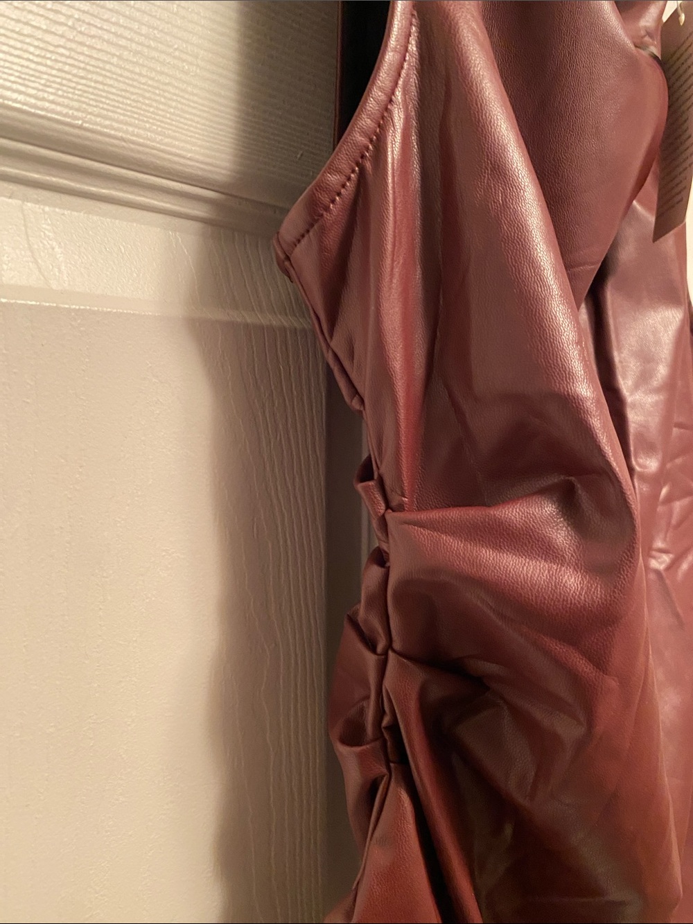 Trendy Queen Sleeveless Faux Leather Mock Neck Asymmetrical Top…size S - Picture 4 of 7